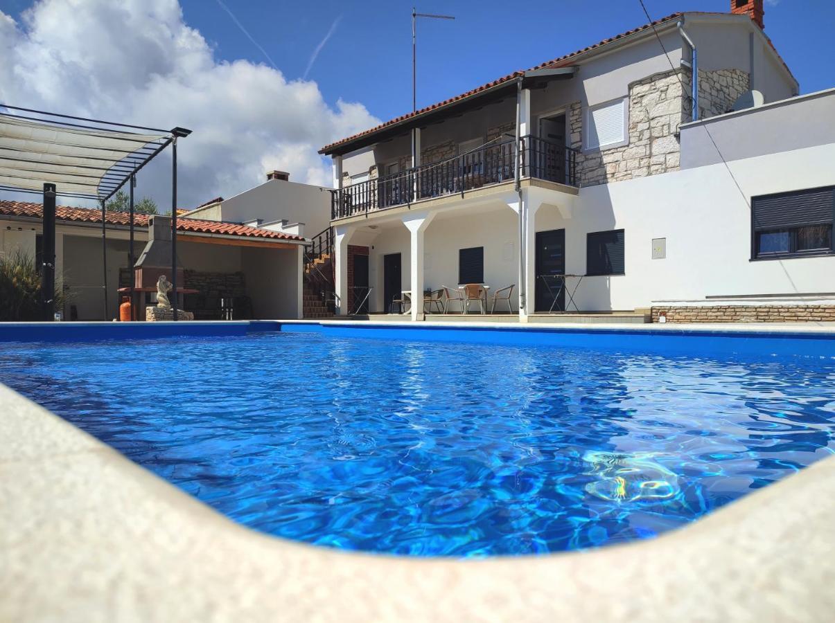 Summer House Nina Apartman Pavicini Kültér fotó